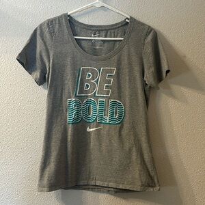 Nike Be bold graphic tee size medium